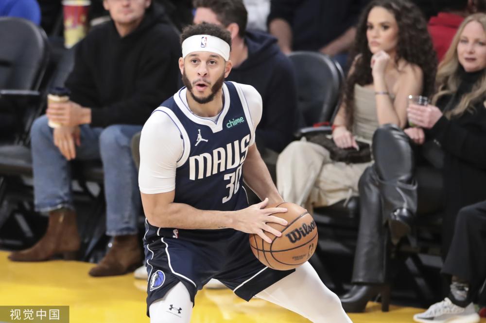 轻有活力的 轻有活力的