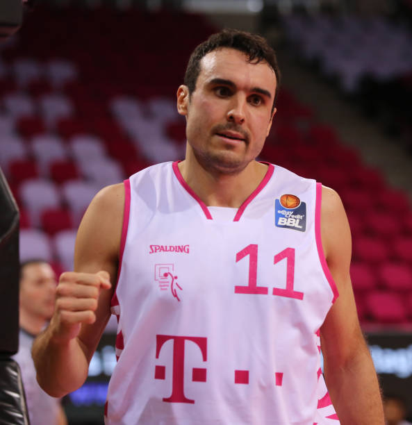 果断起脚射 果断起脚射