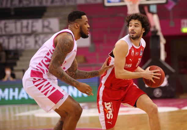 詹姆斯等超 詹姆斯等超